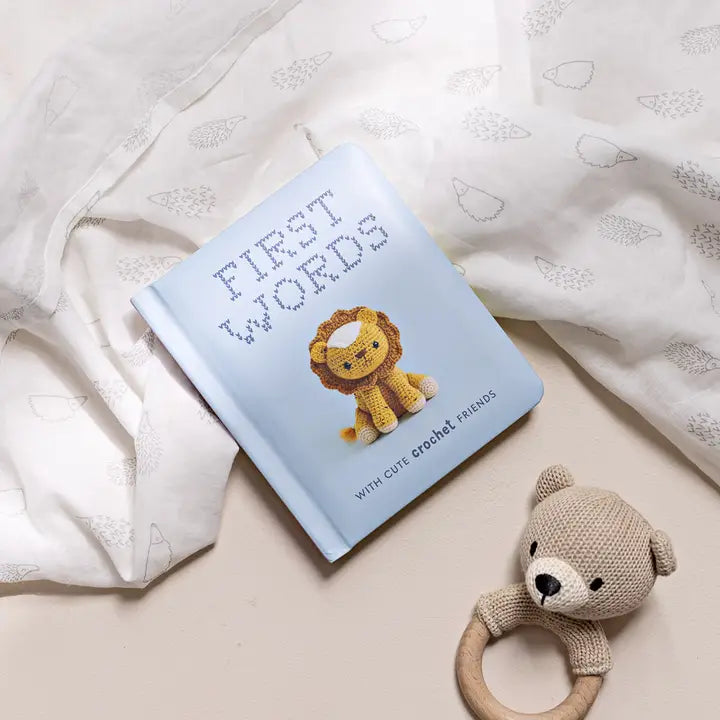 first words crochet friends - lion